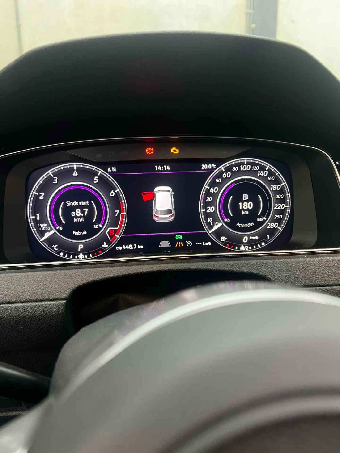 Digitale cockpit van een Volkswagen Golf TCR